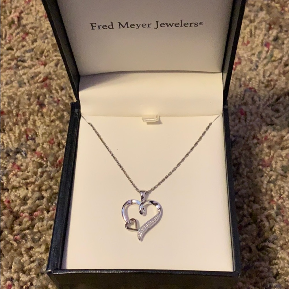 Heart necklace never worn